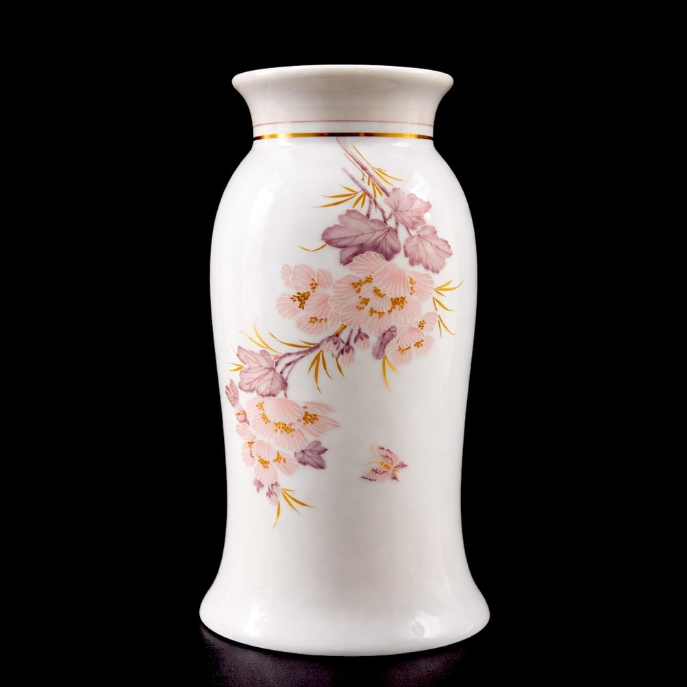 Elegant Cream Porcelain Vase with Pink Floral Detail and Gold Trim - Picture 3 of 4